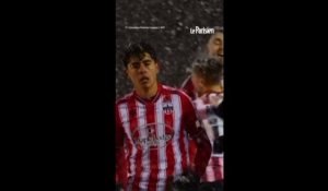 Un retourné en pleine lucarne sous les flocons