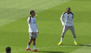 PSG - Détente à l’entraînement avant Lens