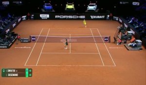 Stuttgart - Swiatek domine Siegemund et rejoint les quarts