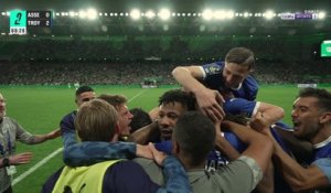 Ligue 2 : Le but gag concédé par Larsonneur qui envoie Troyes en Ligue 1 !
