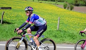 Evenepoel échappé dans un groupe d’une cinquantaine de coureurs, Pogacar et Seixas piégés : la course s’emballe d’entrée - Cyclisme - Liège-Bastogne-Liège