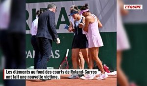La Turque Zeynep Sönmez abandonne en double à Roland-Garros après s'être pris un panneau publicitaire - Tennis - Roland-Garros
