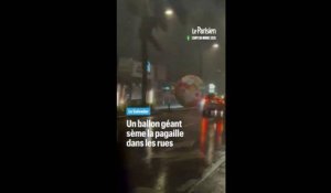 Un ballon géant sème la pagaille au Salvador