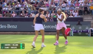 Berlin - Serena Williams battue d'entrée en double avec Muchova