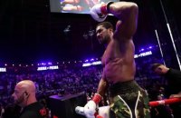 Anthony Joshua met K.-O. l'Albanais Kristian Prenga après avoir été envoyé au tapis deux fois - Boxe - Lourds