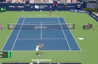 Toronto - Rybakina a dû batailler mais sera en 1/4 de finale