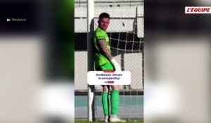 Scène lunaire en Bolivie : excédé par un penalty imaginaire, un gardien laisse son adversaire marquer, l'arbitre finalement suspendu - Foot - Bolivie