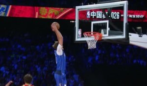 Mavericks - Flagg éblouit le public avec une interception suivie d'un dunk