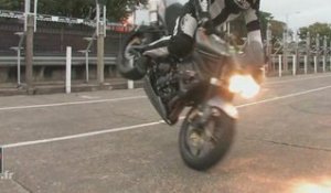 ESSAI VIDEO : TRIUMPH STREET TRIPLE R ( moto journal )