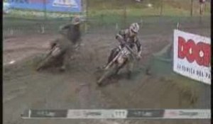 Grosse bagarre entre Cairoli et Sympson en moto cross Mx2