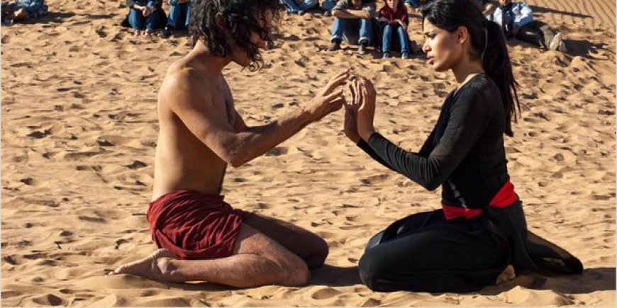 Reece Ritchie et Freida Pinto dans Desert Dancer