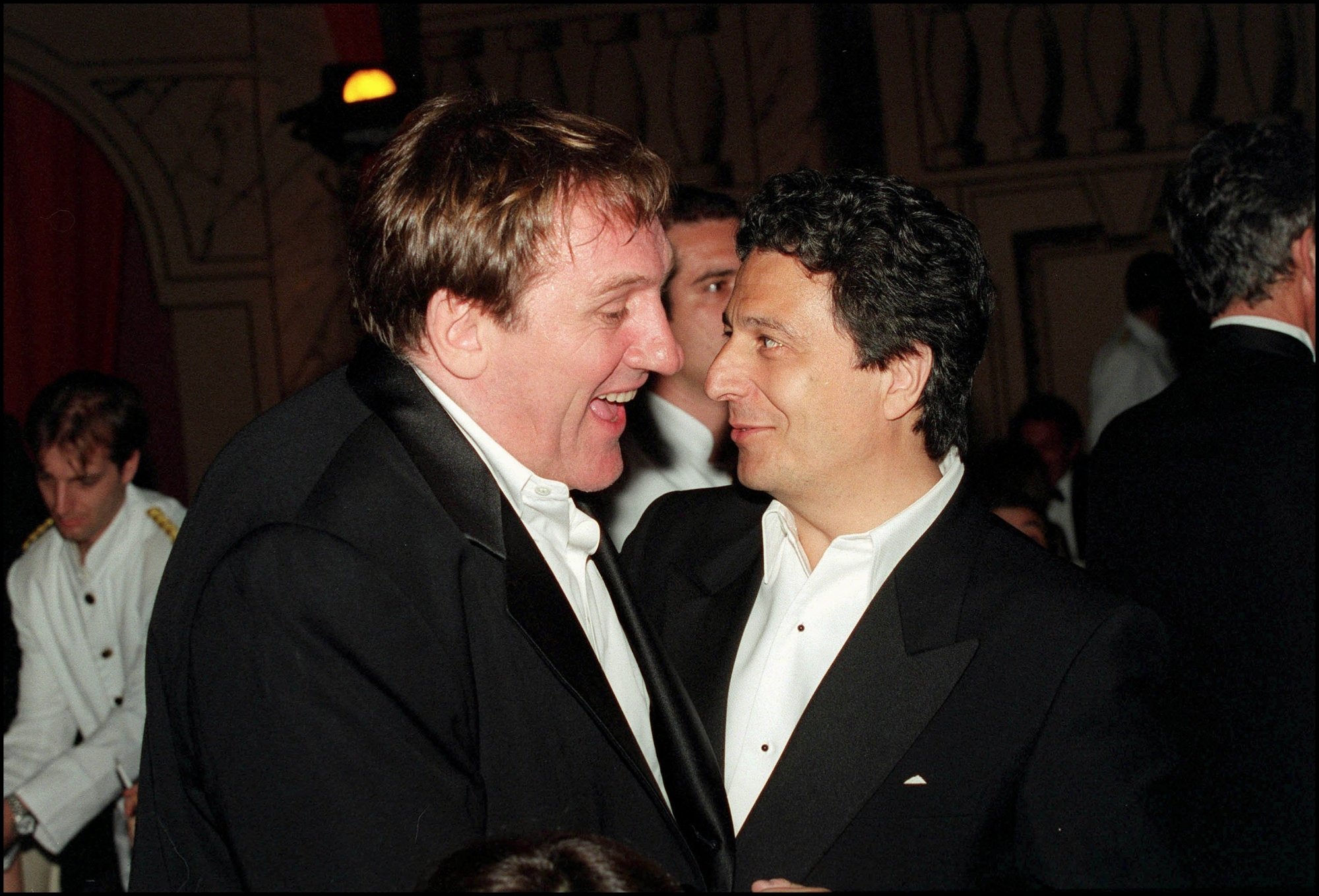 Gérard Depardieu et Christian Claiver lors du dîner officiel de la cérémonie d'ouverture du 53e Festival de Cannes, le 10 mai 2000.