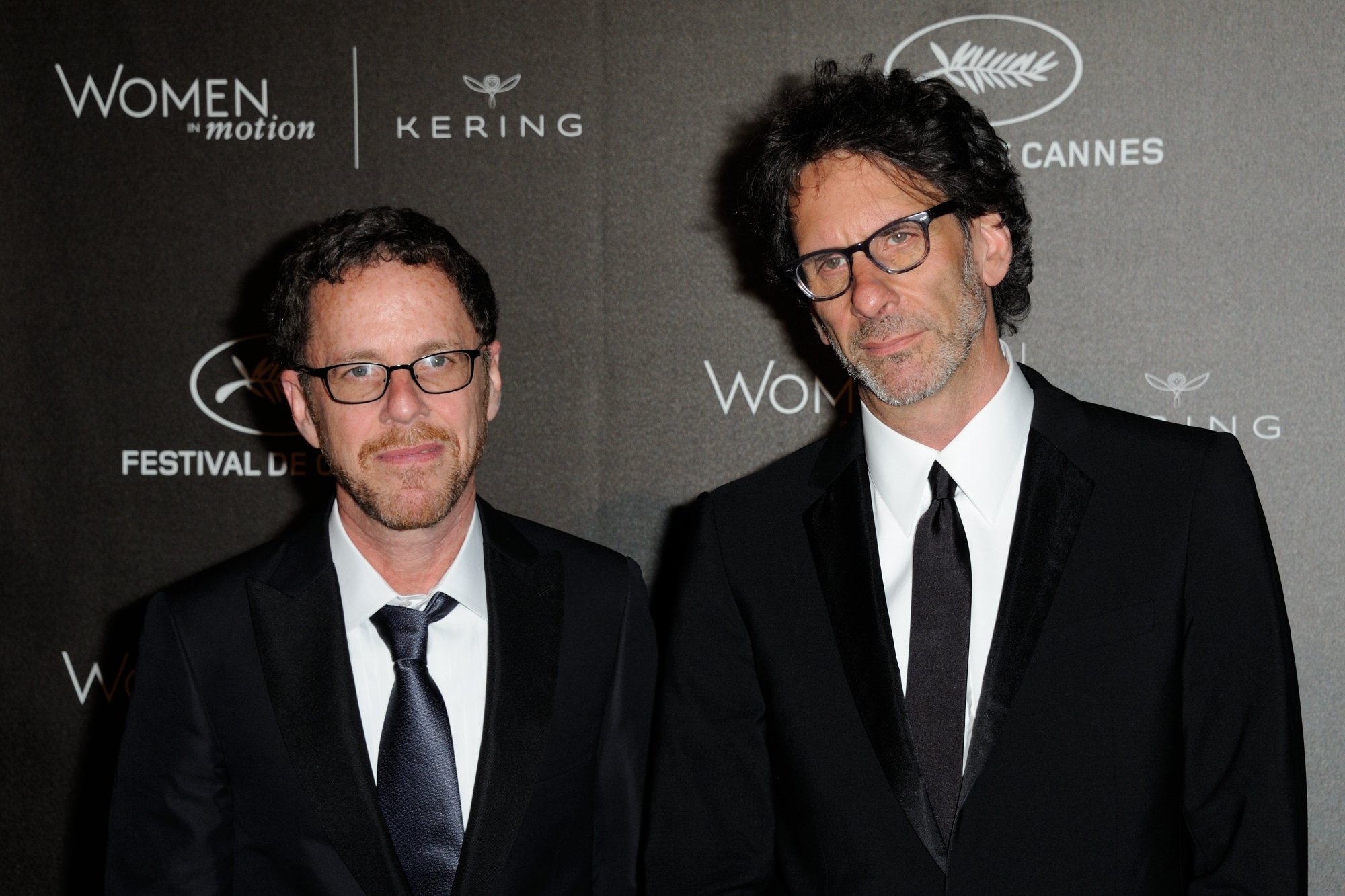 Ethan et Joel Coen assistent à la soirée Kering au Festival de Cannes, le 17 mai 2015.