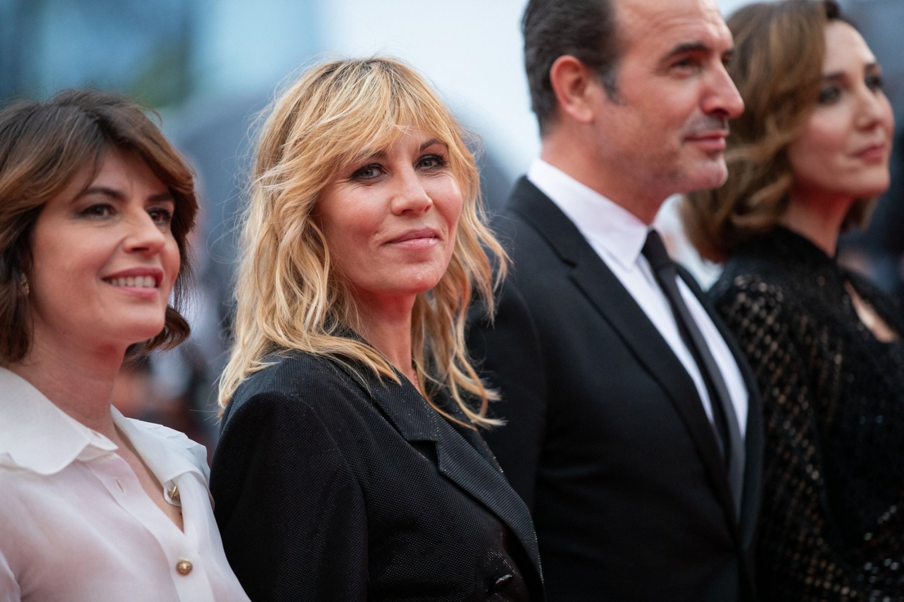 Irène Jacob, Mathilde Seigner et Jean Dujardin au 72ème Festival International du Film de Cannes, le 18 mai 2019.