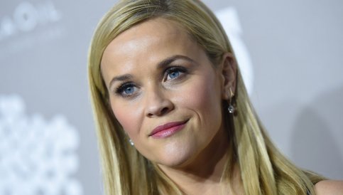 Reese Witherspoon refuse de se battre pour jouer "la petite amie"