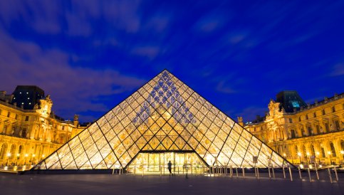 Des films projetés dans la cour du Louvre pour fêter les 30 ans de la Pyramide