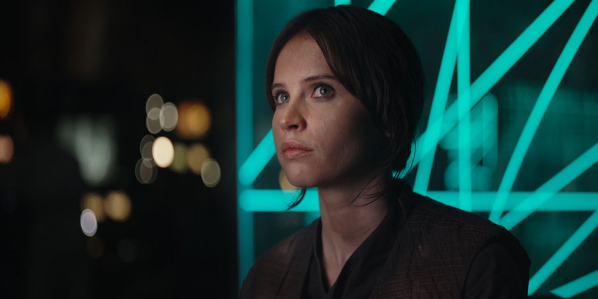 Felicity Jones, la jeune héroïne de Rogue One : A Star Wars Story de Gareth Edwards
