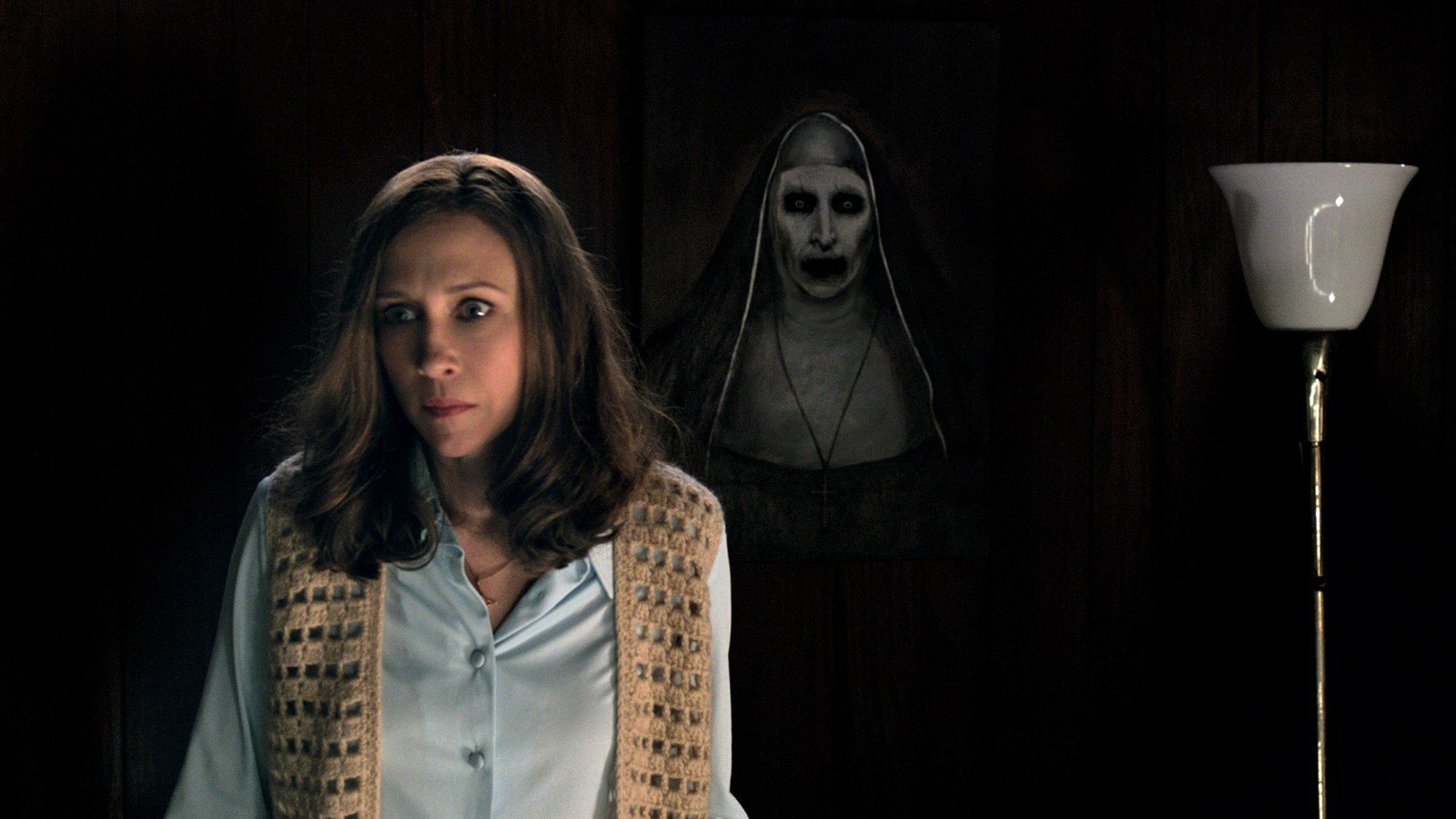 Vera Farmiga dans Conjuring 2 : Le Cas Enfield.