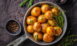 Que risque-t-on si l'on mange la peau des pommes de terre ?
