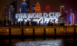 Coupe du monde au Qatar : après les refus de Rod Stewart et Dua Lipa, une immense star accepte enfin !