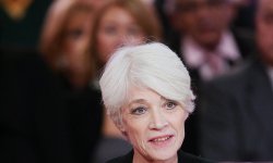Françoise Hardy : Cette scène de jalousie dingue de Jacques Dutronc en public, "Je suis restée seule sur le trottoir"