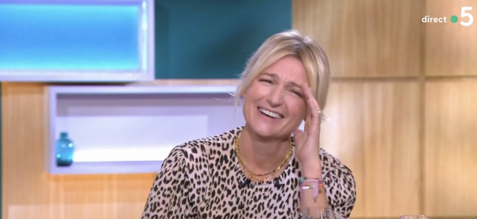 "Je suis nulle" : La gaffe d'Anne-Elisabeth Lemoine face à Jamel Debouzze dans "C à vous"