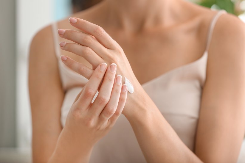 La crème pour les mains est un must-have de l'été pour hydrater la peau.