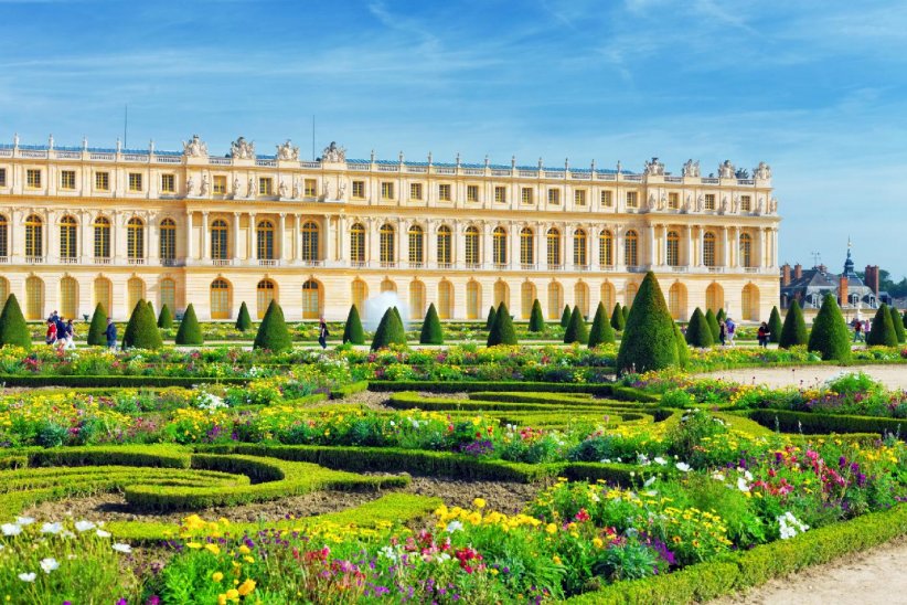 Au départ, le domaine de Versailles abritait un simple domaine seigneurial.
