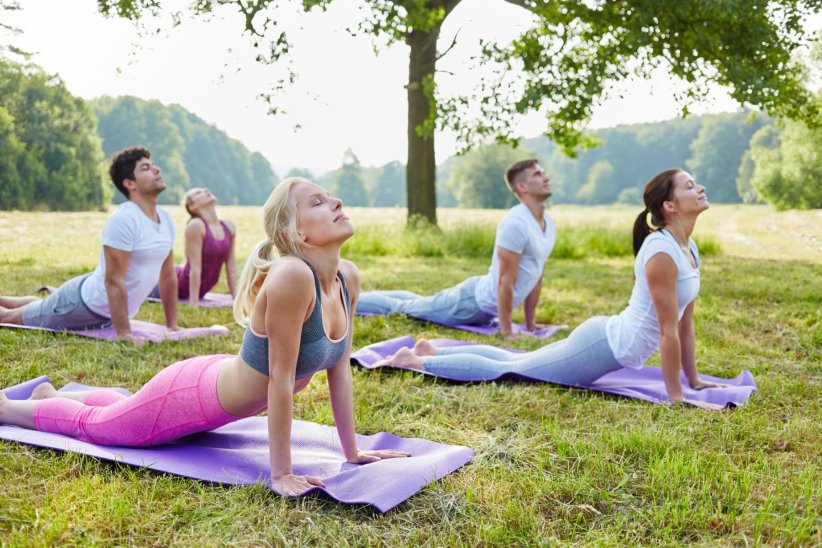 Le yoga en plein air pour se ressourcer