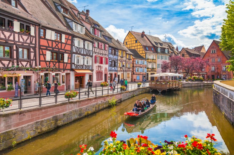 La ville de Strasbourg regorge de maisons à colombages colorées rendant les simples balades merveilleuse, en particulier en période de fêtes grâce aux illuminations.