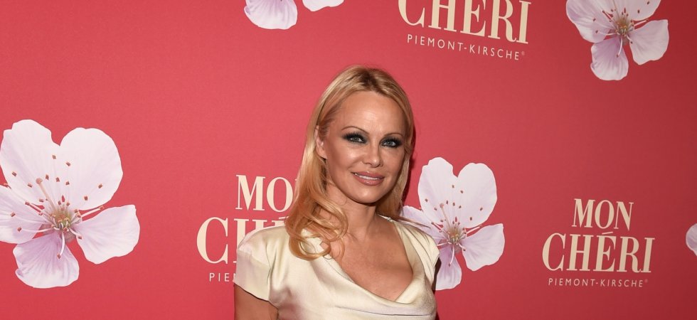 Pamela Anderson enfile parfois son monokini rouge pour surprendre ses conquêtes