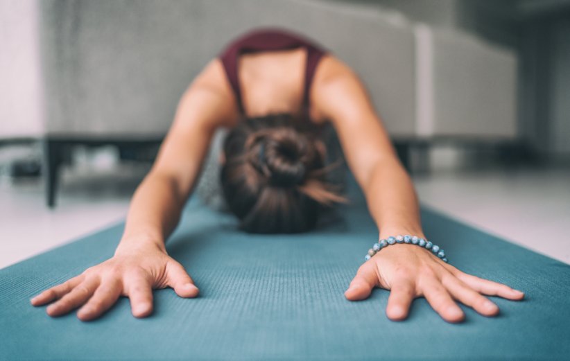 La pratique régulière du yoga a fait ses preuves pour lutter contre les troubles psychiques dont l'anxiété.