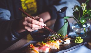 Fans de sushis ? 10 choses à savoir sur cette spécialité japonaise