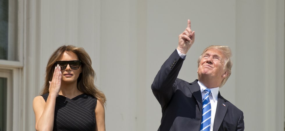 Donald Trump a observé l'éclipse solaire sans ses lunettes !