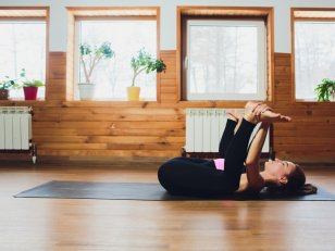10 positions de yoga faciles à réaliser et efficaces pour garder la santé