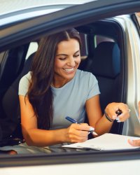 Acheter sa voiture à un particulier : est-ce vraiment une bonne idée ?