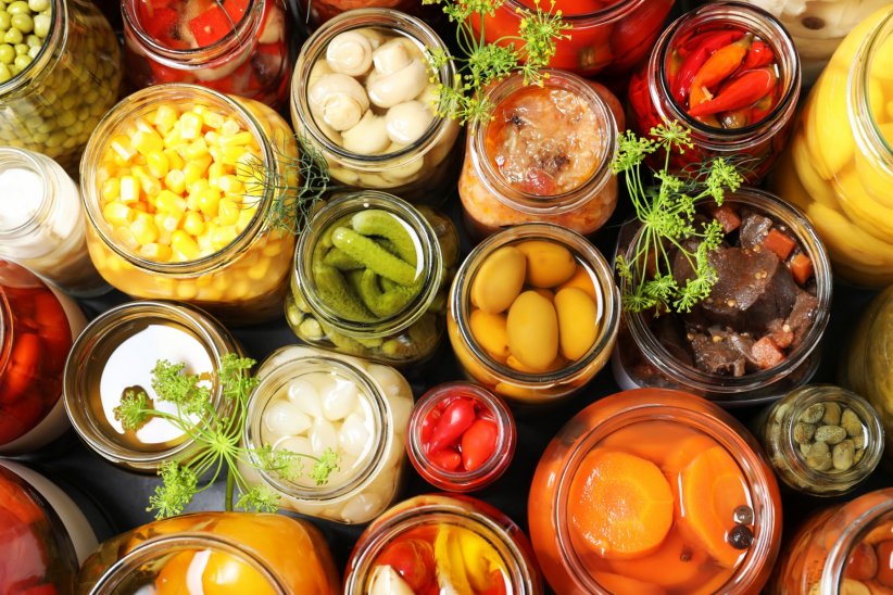 Réalisez vos propres conserves pour profiter de vos fruits et légumes toute l'année.
