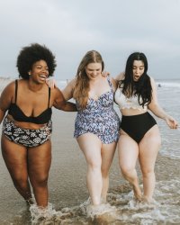 Quelle forme de maillot de bain choisir pour les poitrines généreuses ?