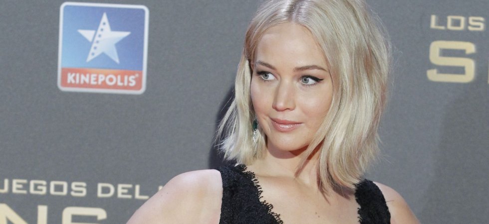 Actrice Americaine Blonde Platine Jennifer Lawrence adopte le blond platine
