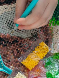 Le diamond painting, un loisir créatif qui invite à méditer