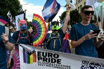 Des participants à l'EuroPride, le 29 juin 2024 à Thessalonique, en Grèce