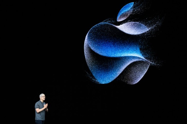Le patron d'Apple, Tim Cook, lors du lancement de l'iPhone 15 à Cupertino, en Californie, le 12 septembre 2023
