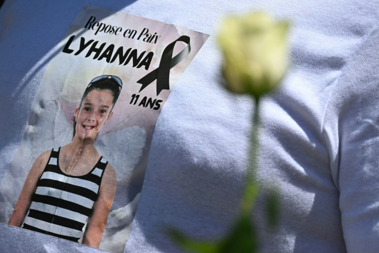 Des milliers de personnes rendent hommage à Lyhanna lors d'une marche  blanche à Fleurance : Actualités - Orange
