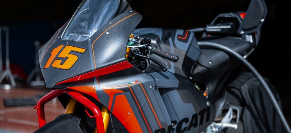 Le courant passe déjà vite pour la Ducati V21L