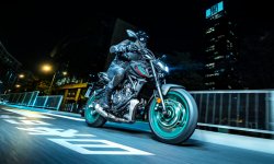 Nouveautés Yamaha 2022 : nouveaux coloris hyper naked et MT-09 A2