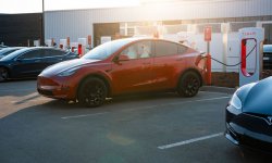 Superchargeurs Tesla : bientôt accessibles à tous ?