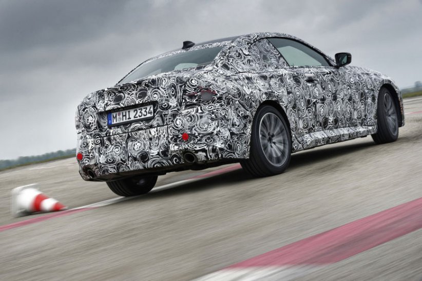 La future BMW Série 2 Coupé se montre en livrée camouflage