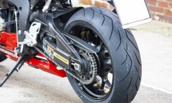 Moto : pneus sous ou surgonflés, quelle différence ? 