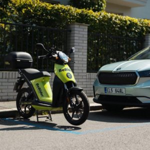 Constructeurs automobiles : nouveaux fournisseurs de scooters électriques