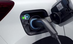 Comment recharger un véhicule hybride rechargeable ? 